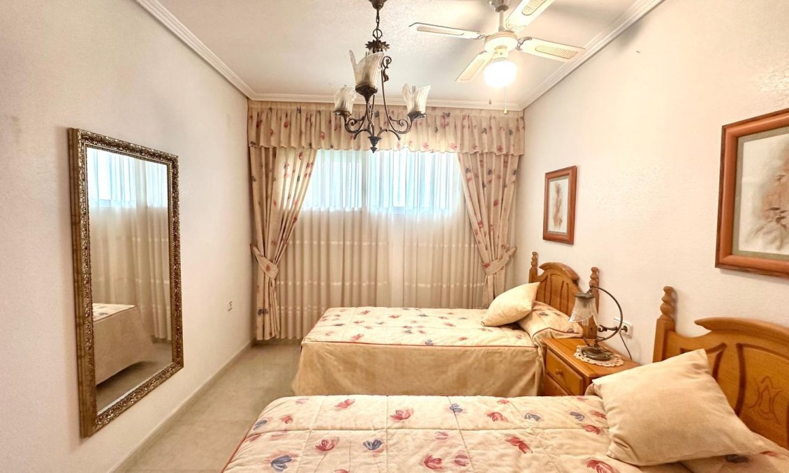 Használt Ingatlanok - Tetőtéri lakás -
Torrevieja - Centrum