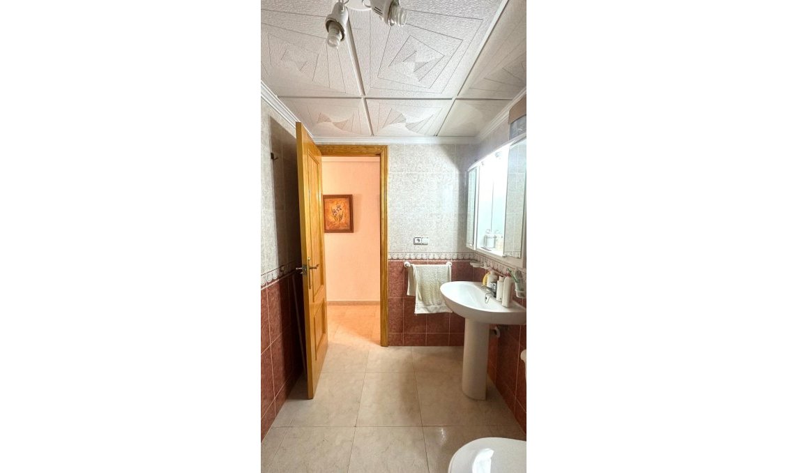 Használt Ingatlanok - Tetőtéri lakás -
Torrevieja - Centrum