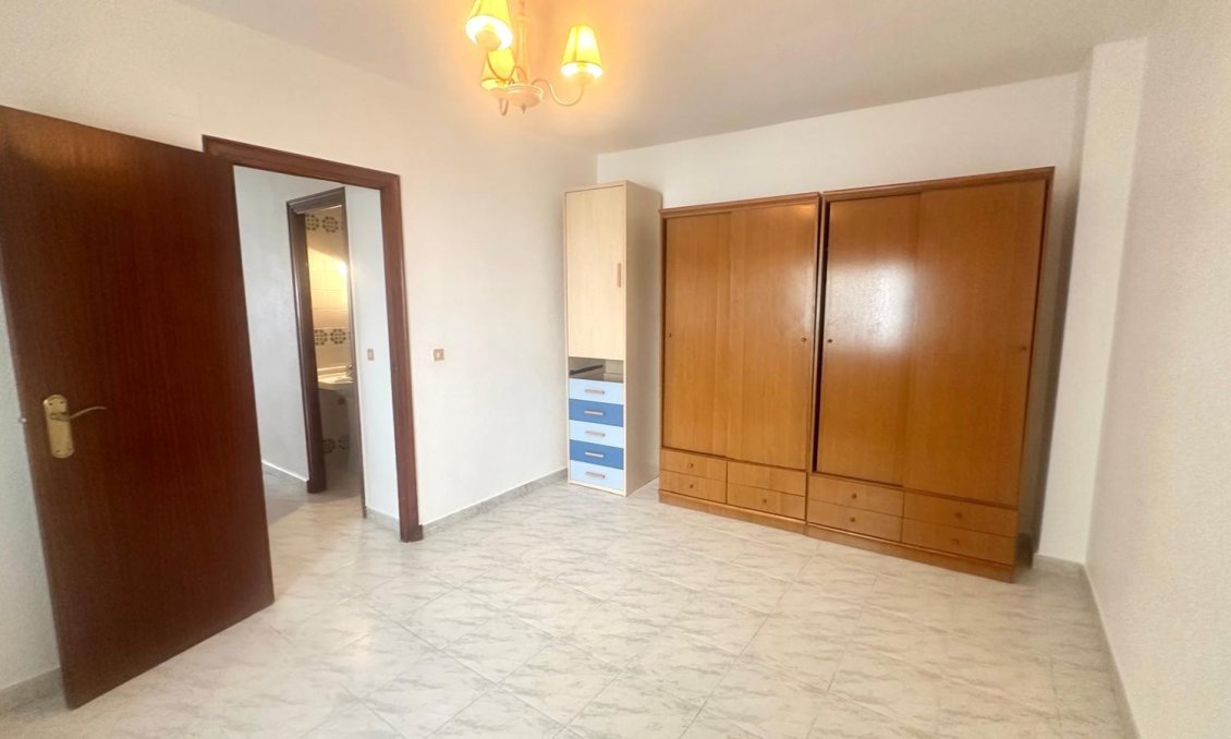 Revente - Appartement -
Torrevieja - Estacion De Autobuses