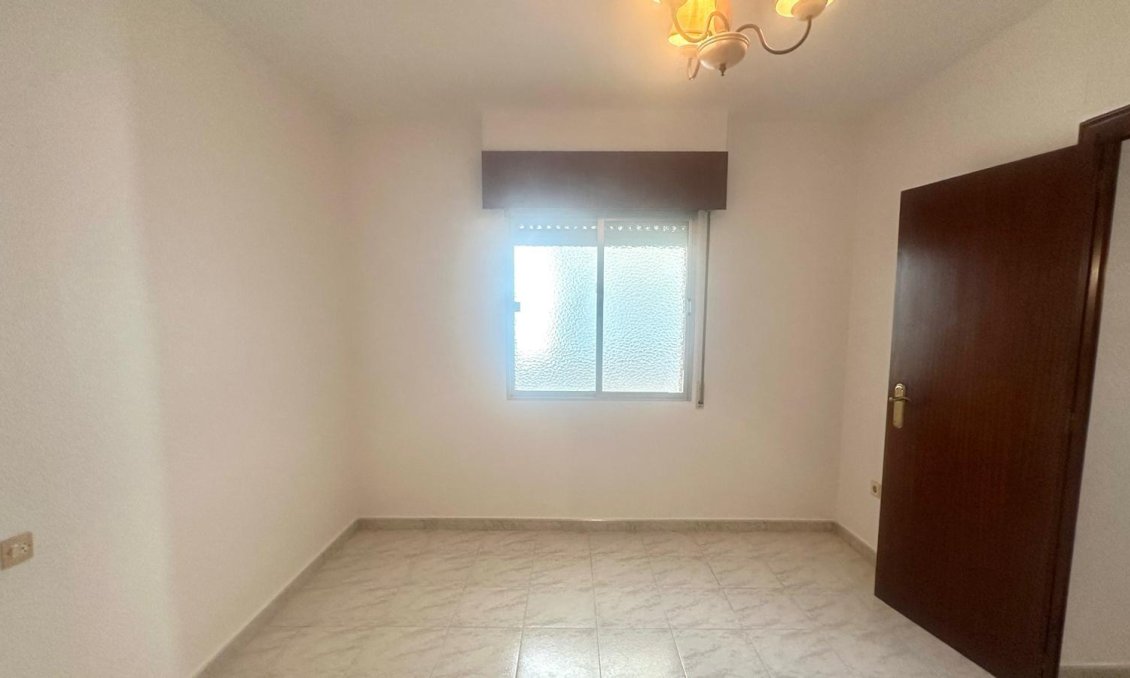 Revente - Appartement -
Torrevieja - Estacion De Autobuses