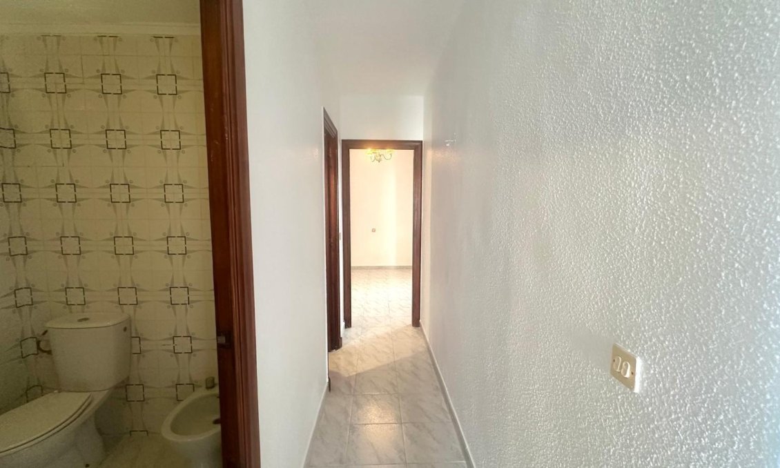 Revente - Appartement -
Torrevieja - Estacion De Autobuses