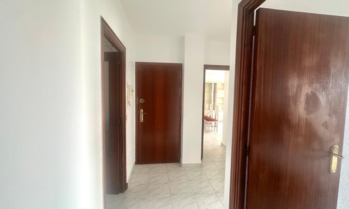 Revente - Appartement -
Torrevieja - Estacion De Autobuses