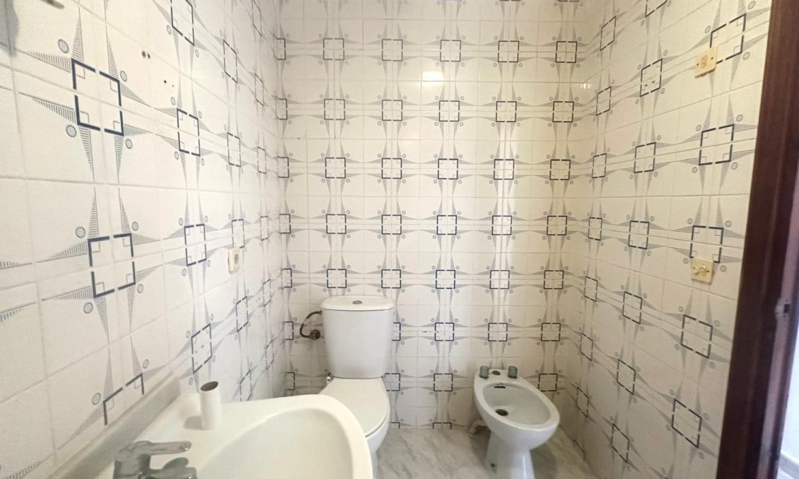 Revente - Appartement -
Torrevieja - Estacion De Autobuses