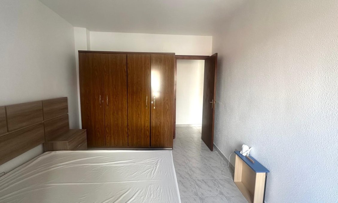 Revente - Appartement -
Torrevieja - Estacion De Autobuses