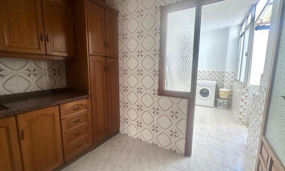 Revente - Appartement -
Torrevieja - Estacion De Autobuses