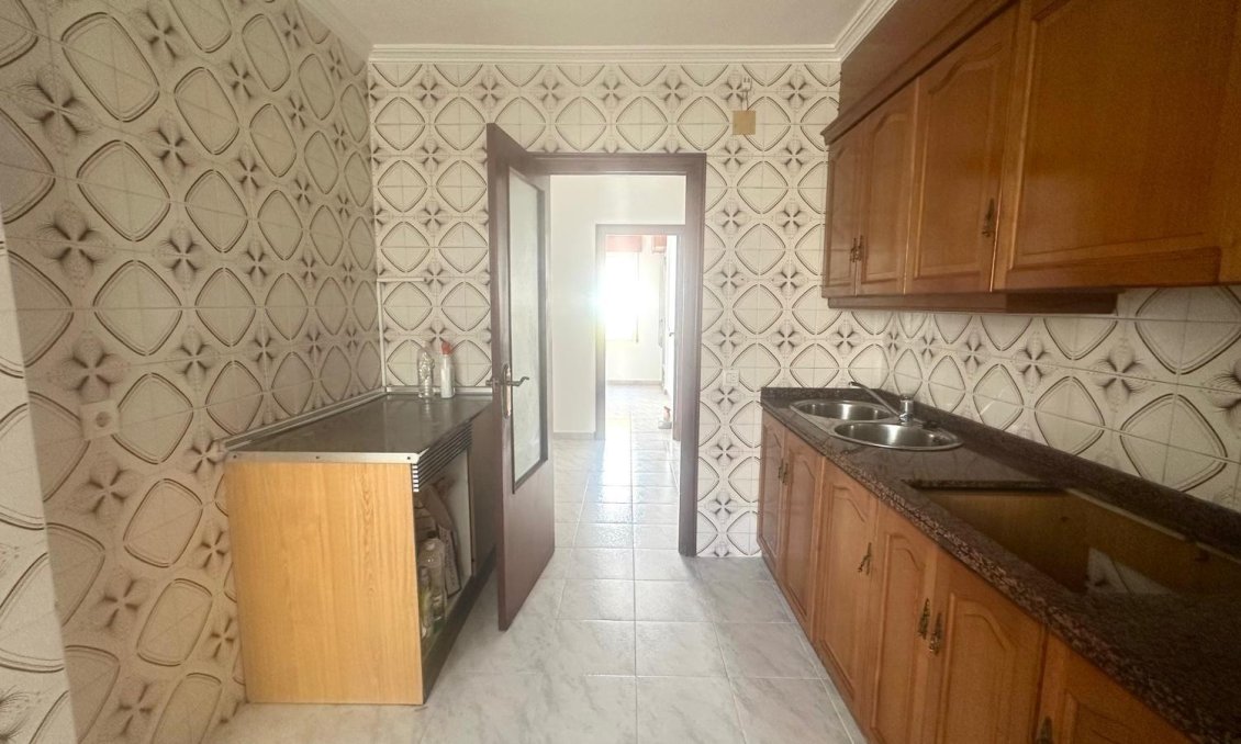 Revente - Appartement -
Torrevieja - Estacion De Autobuses