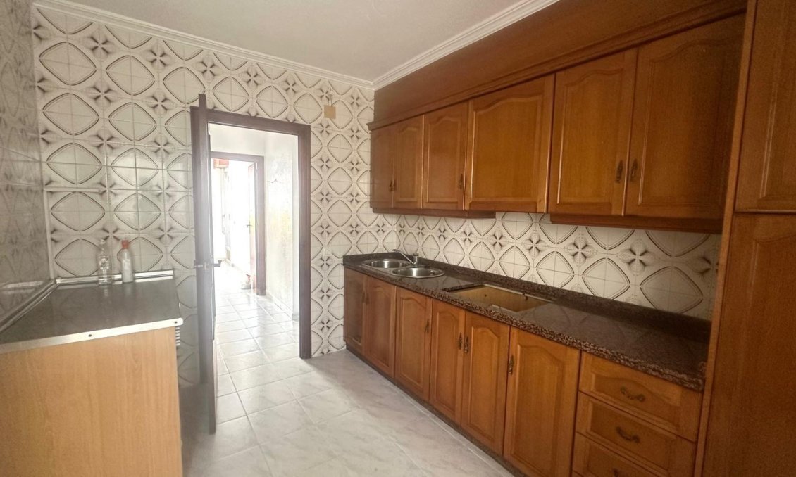 Revente - Appartement -
Torrevieja - Estacion De Autobuses