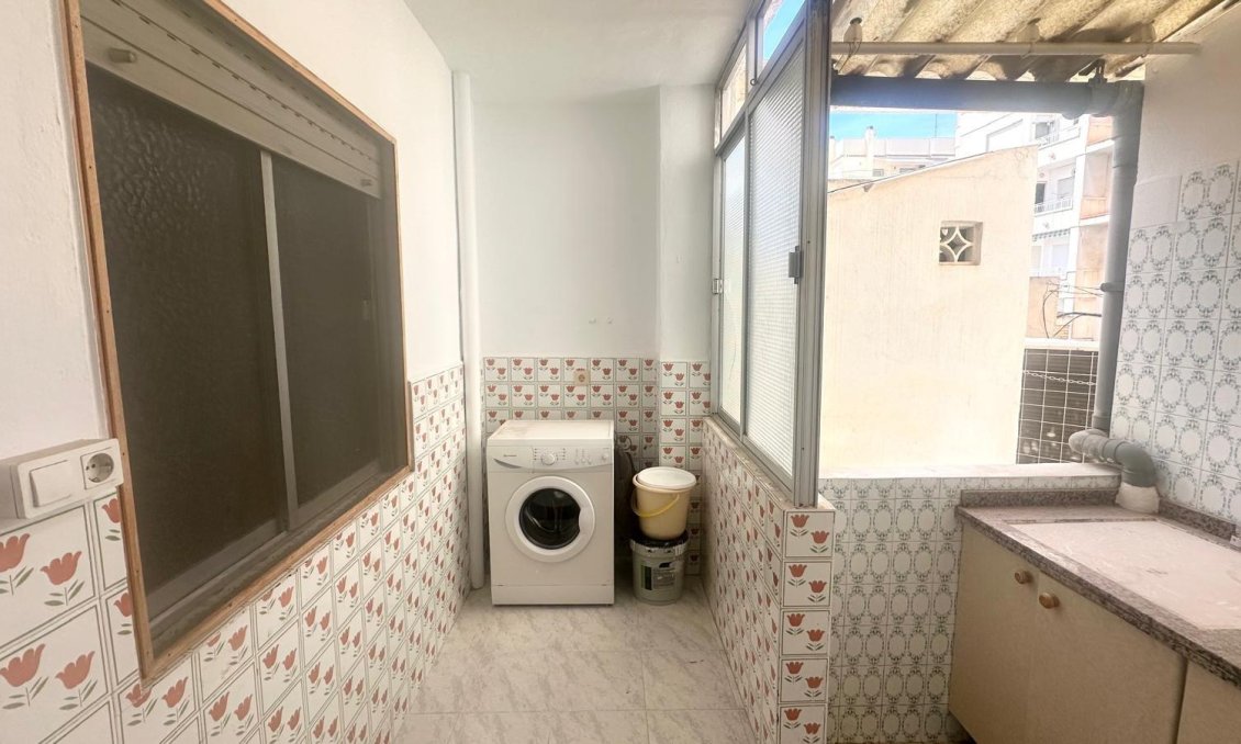 Revente - Appartement -
Torrevieja - Estacion De Autobuses