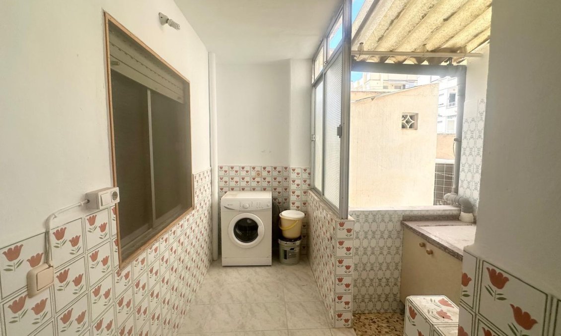 Revente - Appartement -
Torrevieja - Estacion De Autobuses