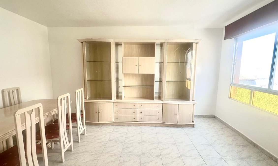 Revente - Appartement -
Torrevieja - Estacion De Autobuses