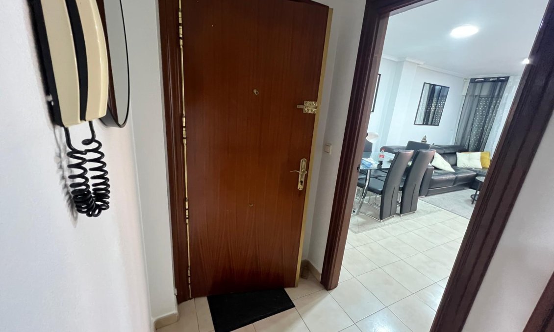 Használt Ingatlanok - Apartman -
Torrevieja - Playa del Cura