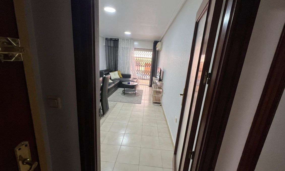 Használt Ingatlanok - Apartman -
Torrevieja - Playa del Cura