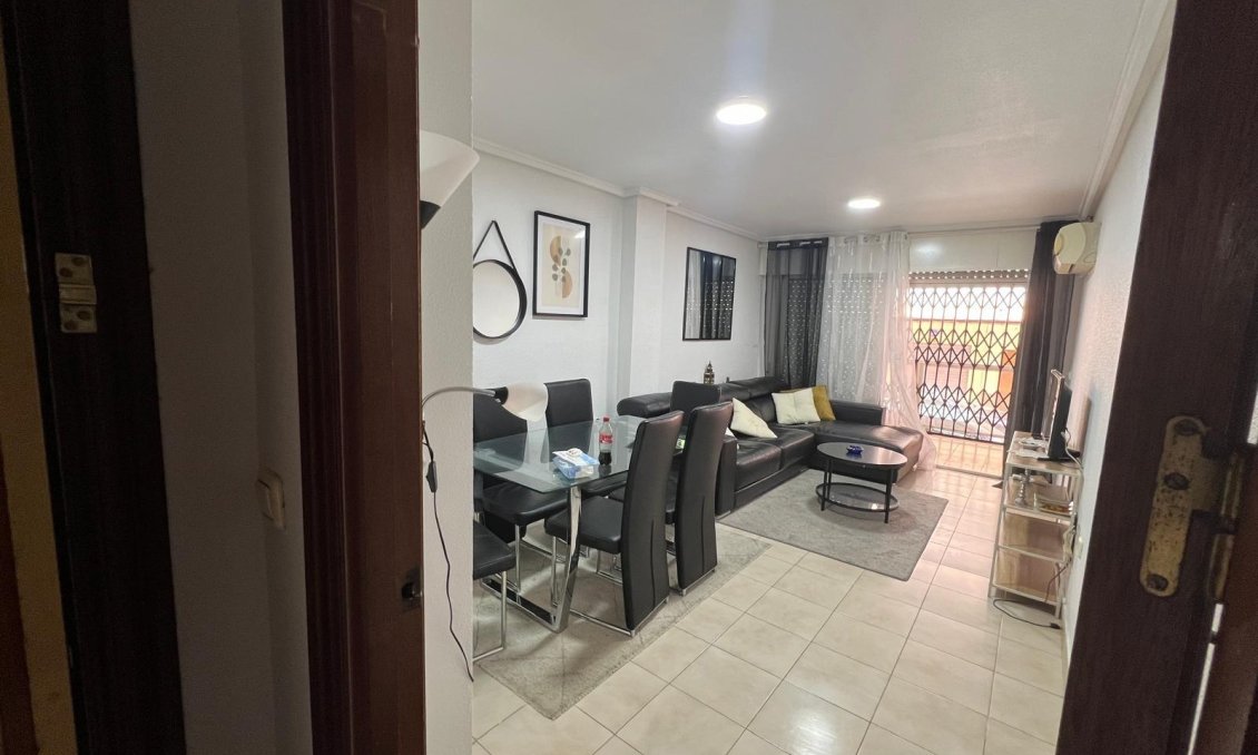 Használt Ingatlanok - Apartman -
Torrevieja - Playa del Cura
