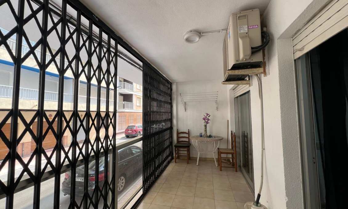 Használt Ingatlanok - Apartman -
Torrevieja - Playa del Cura