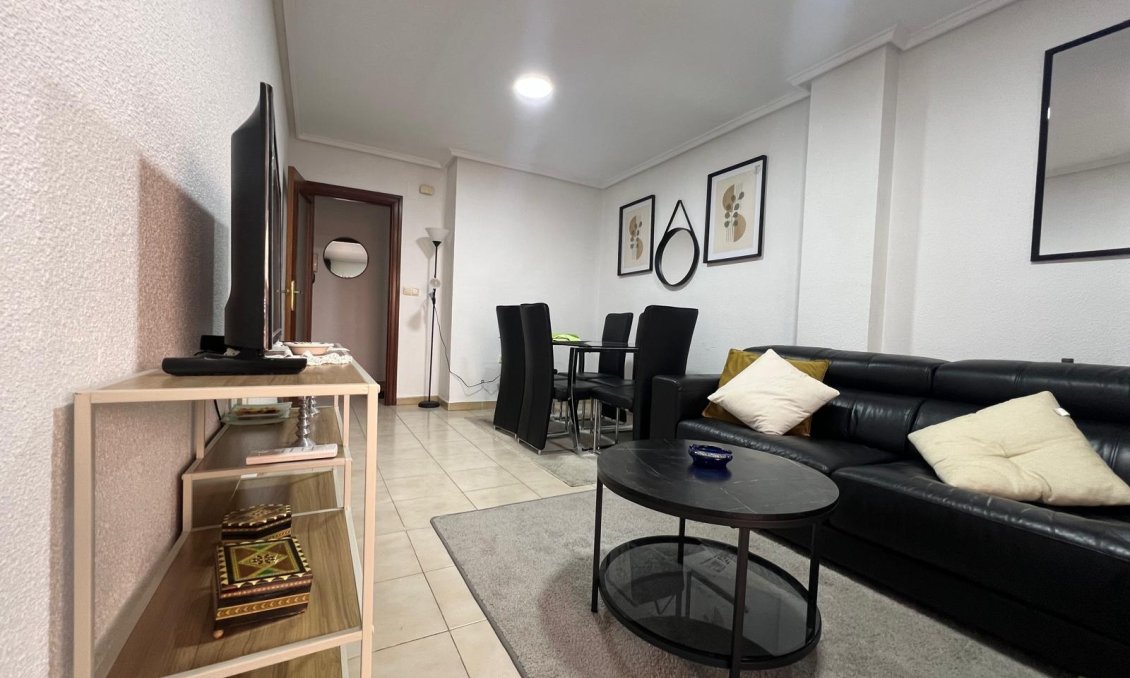 Használt Ingatlanok - Apartman -
Torrevieja - Playa del Cura
