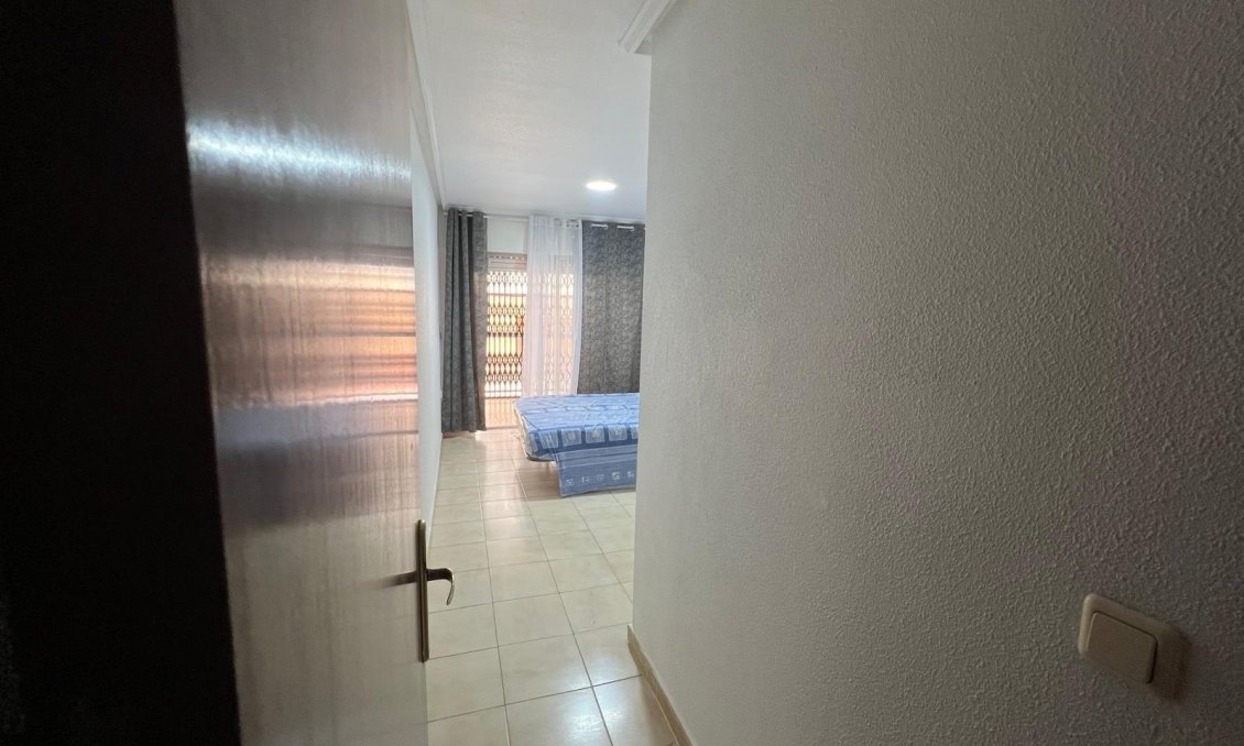 Használt Ingatlanok - Apartman -
Torrevieja - Playa del Cura