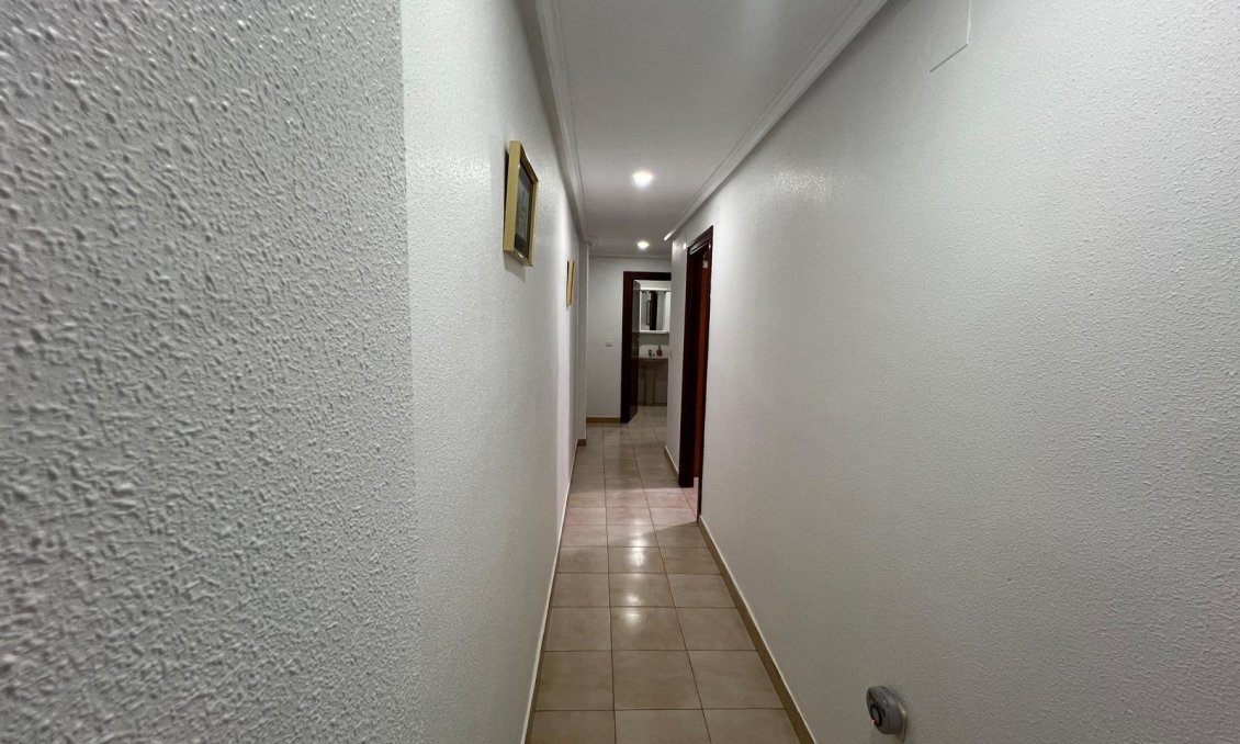 Használt Ingatlanok - Apartman -
Torrevieja - Playa del Cura