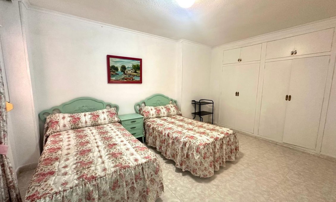 Használt Ingatlanok - Apartman -
Torrevieja - Centrum