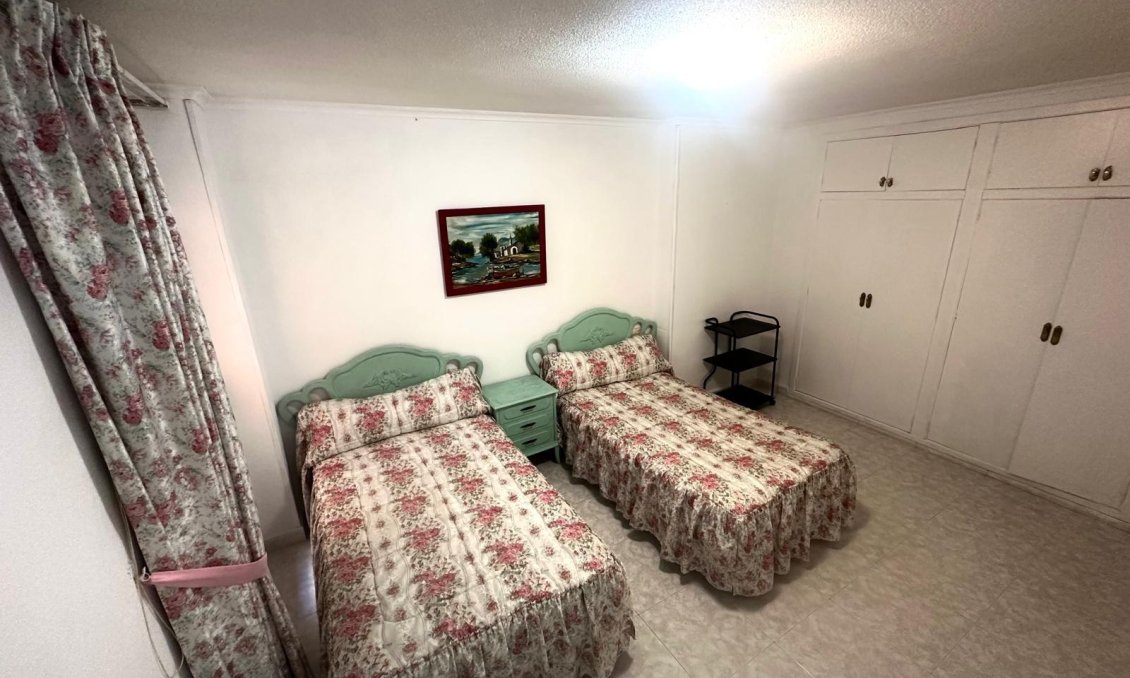 Használt Ingatlanok - Apartman -
Torrevieja - Centrum