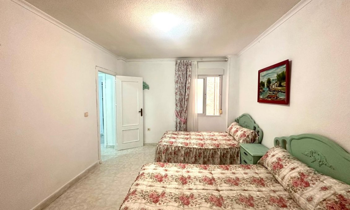 Használt Ingatlanok - Apartman -
Torrevieja - Centrum