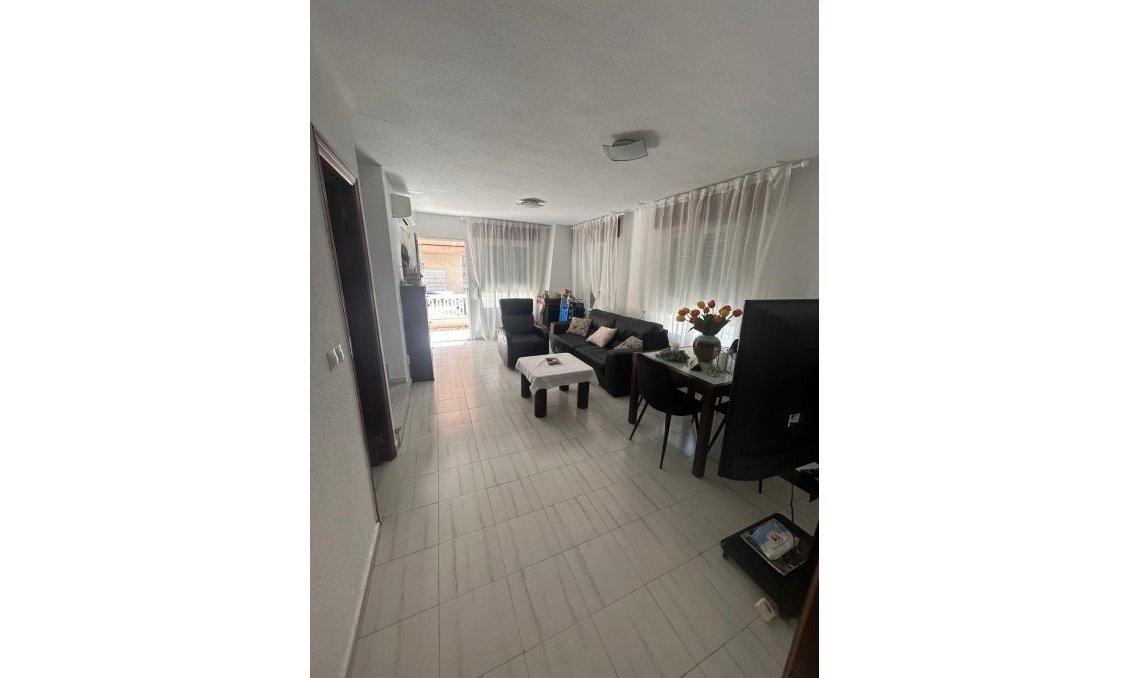 Használt Ingatlanok - Sorház -
Torrevieja - Centrum