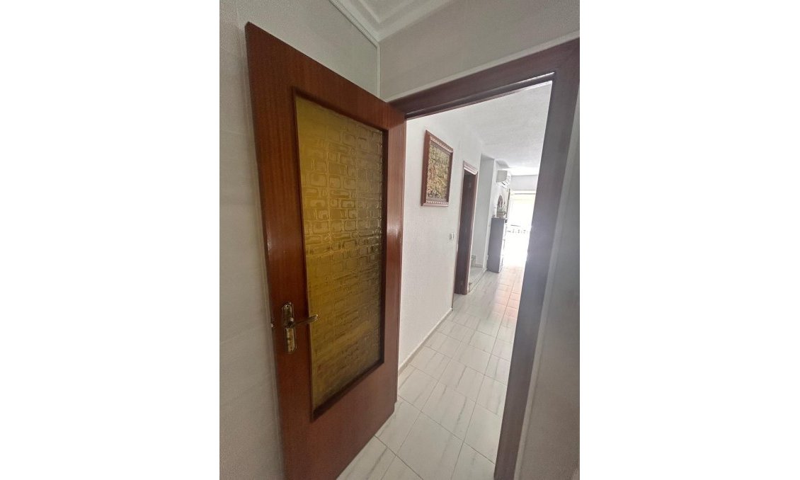 Használt Ingatlanok - Sorház -
Torrevieja - Centrum