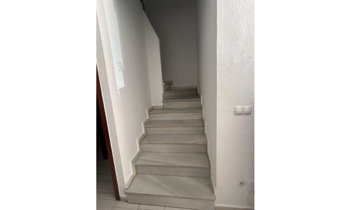 Használt Ingatlanok - Sorház -
Torrevieja - Centrum