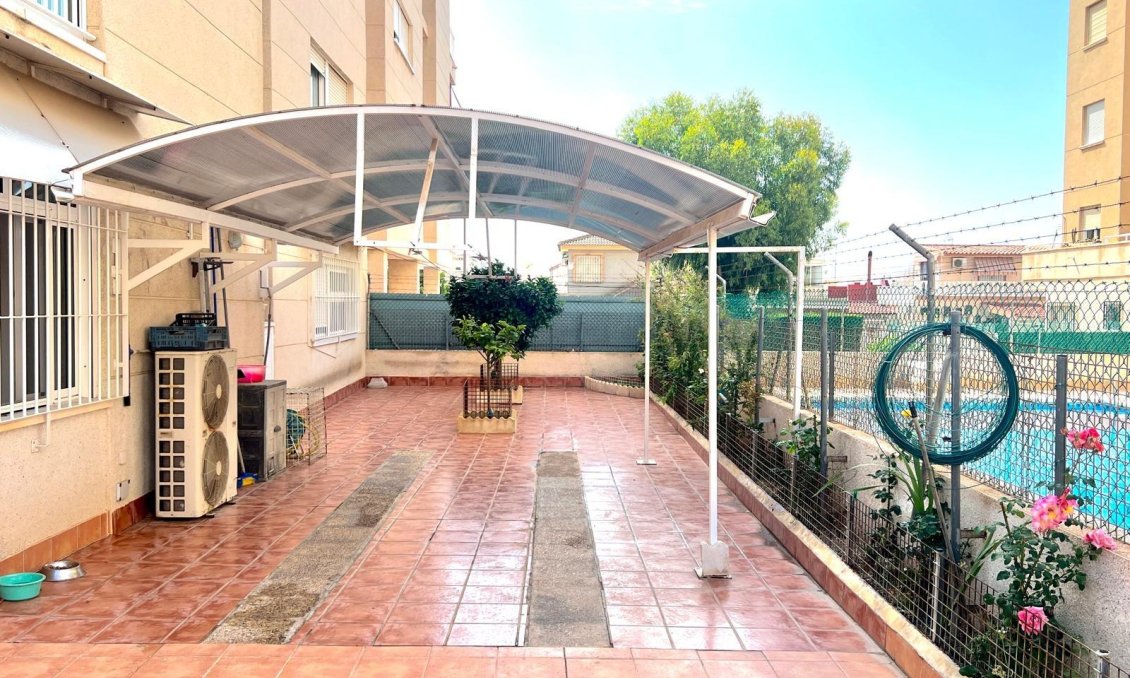 Segunda mano - Apartamento -
Torrevieja - Playa del Cura