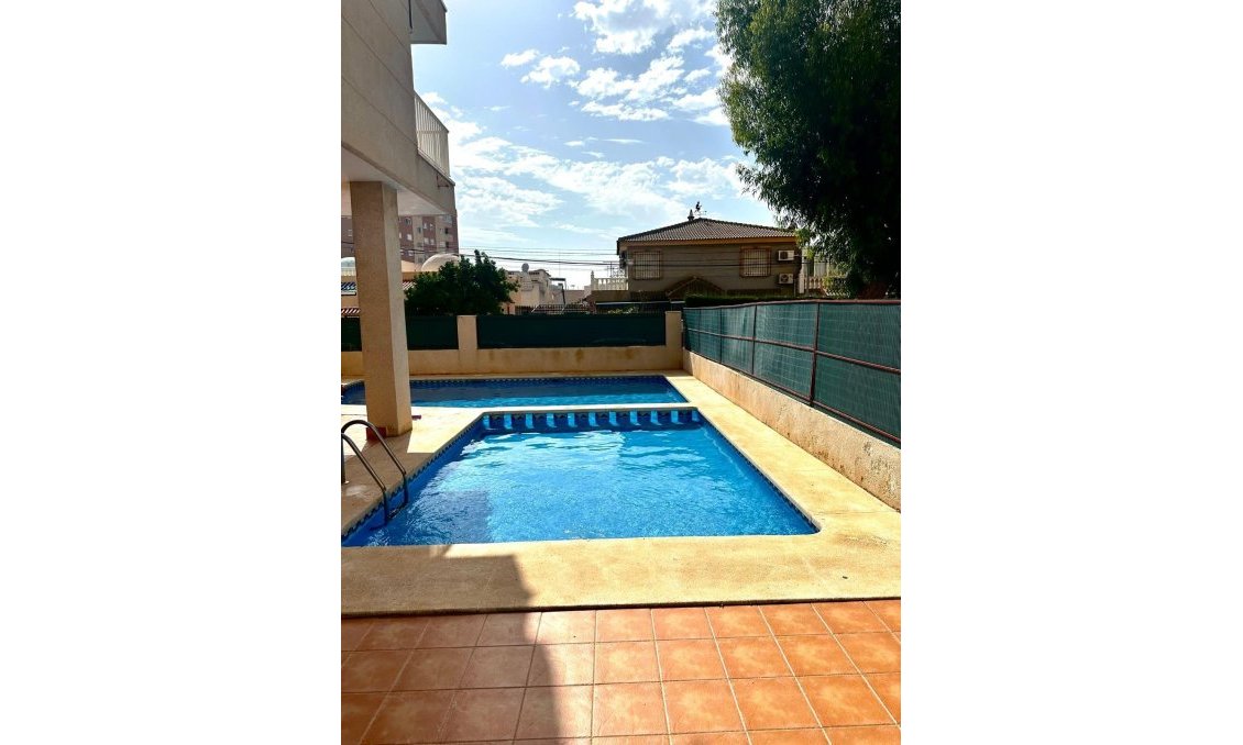 Segunda mano - Apartamento -
Torrevieja - Playa del Cura