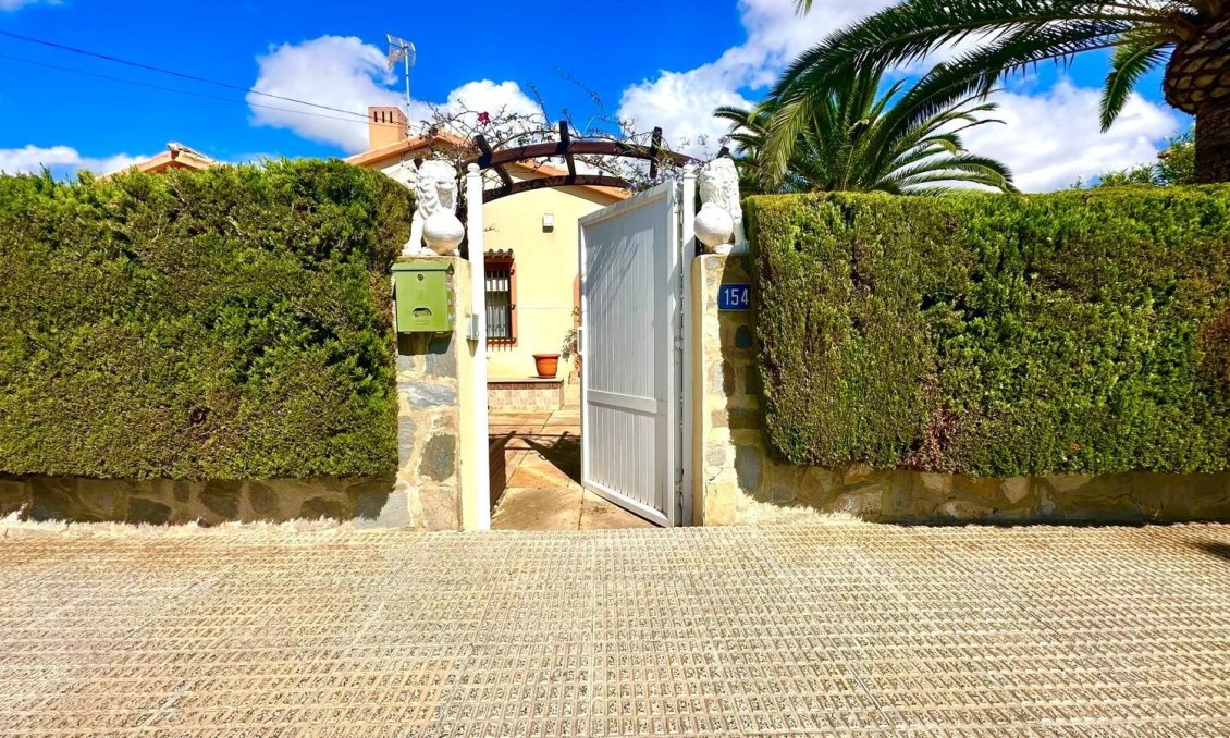 Használt Ingatlanok - Villa -
Cabo Roig - Costa Blanca