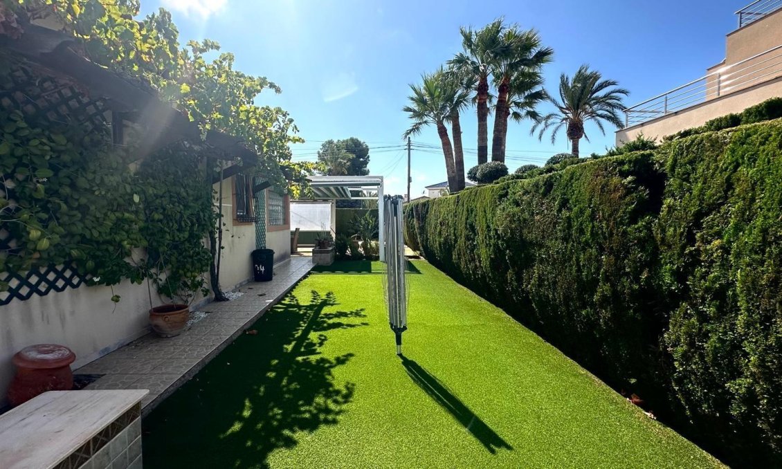 Használt Ingatlanok - Villa -
Cabo Roig - Costa Blanca