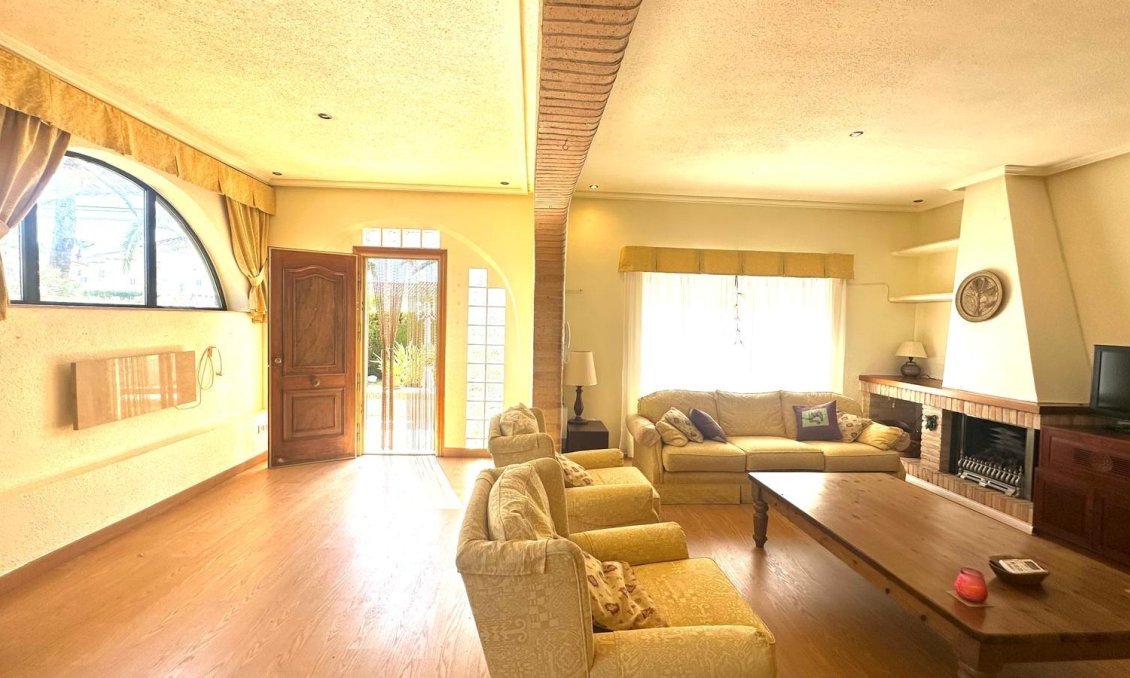 Használt Ingatlanok - Villa -
Cabo Roig - Costa Blanca