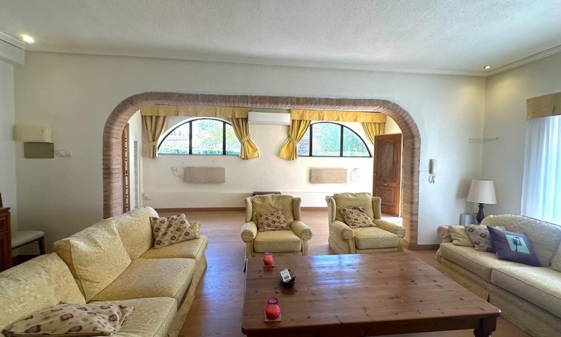 Használt Ingatlanok - Villa -
Cabo Roig - Costa Blanca