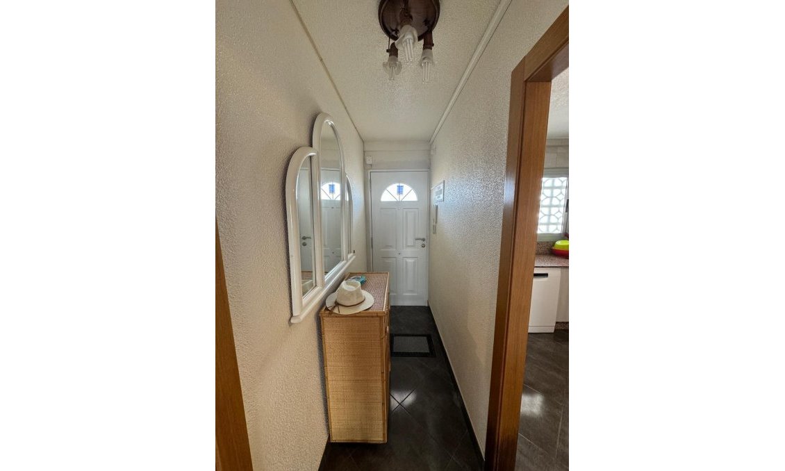 Használt Ingatlanok - Apartman -
Torrevieja - Playa del Cura