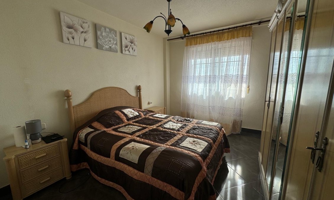 Használt Ingatlanok - Apartman -
Torrevieja - Playa del Cura