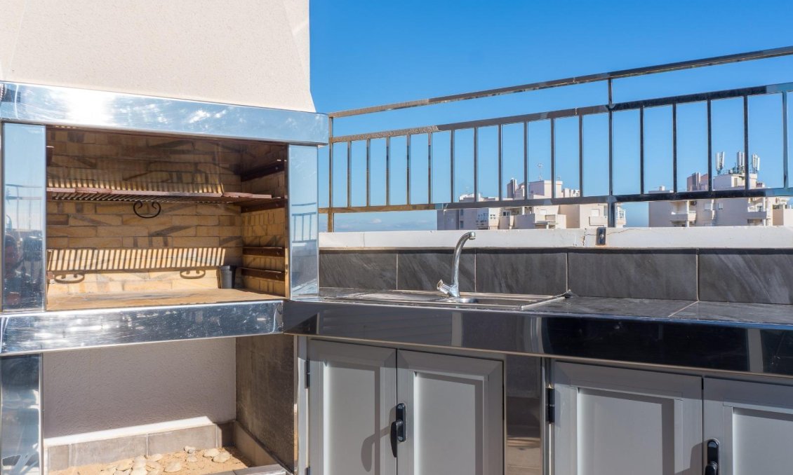 Használt Ingatlanok - Apartman -
Torrevieja - Estacion De Autobuses