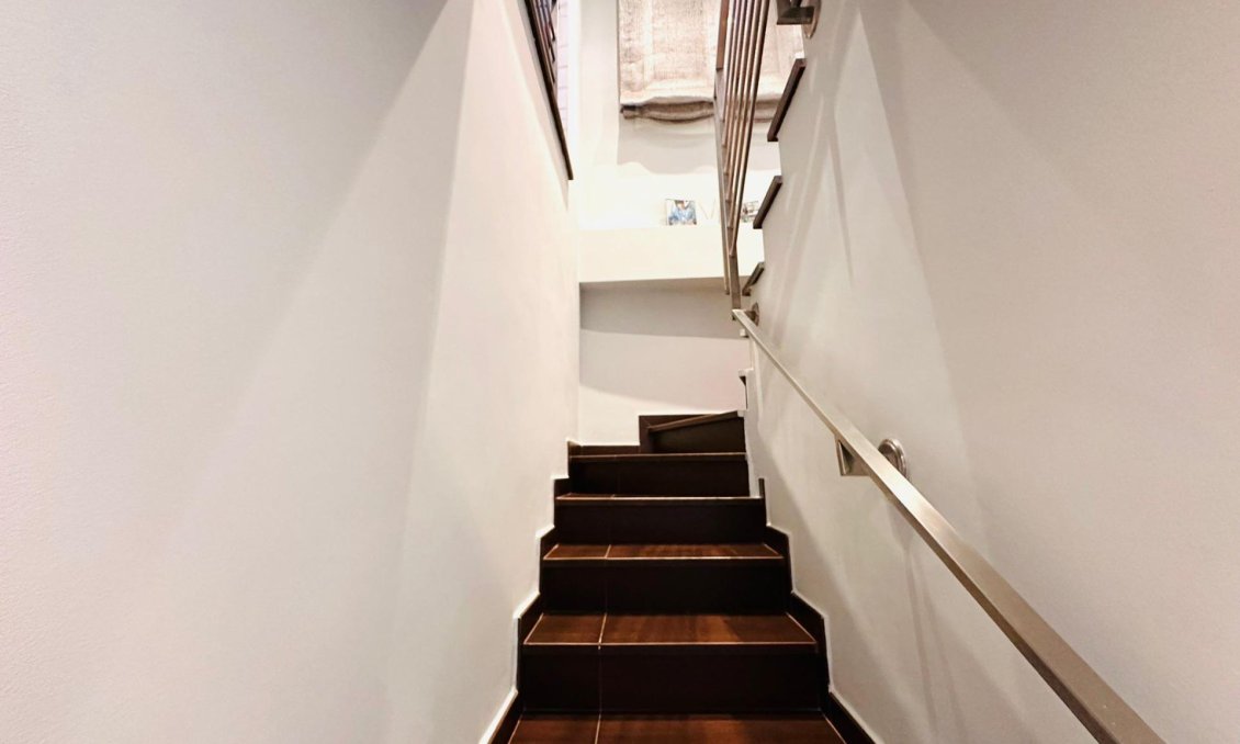 Használt Ingatlanok - Apartman -
Torrevieja - Estacion De Autobuses