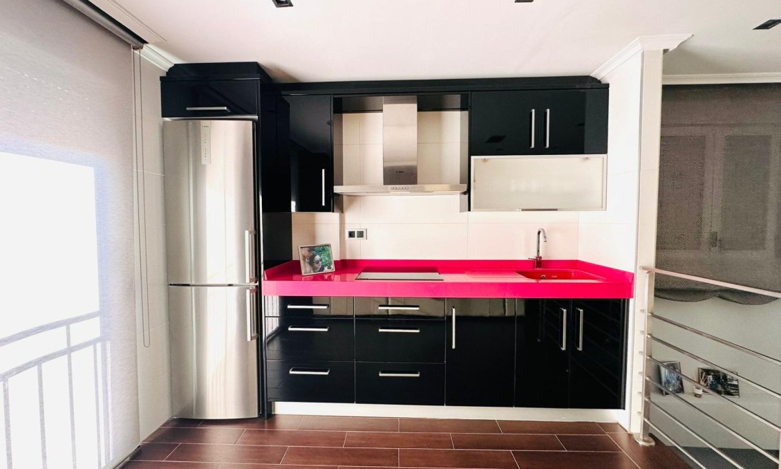 Használt Ingatlanok - Apartman -
Torrevieja - Estacion De Autobuses