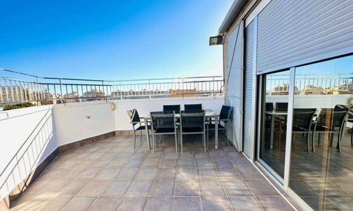 Használt Ingatlanok - Apartman -
Torrevieja - Estacion De Autobuses