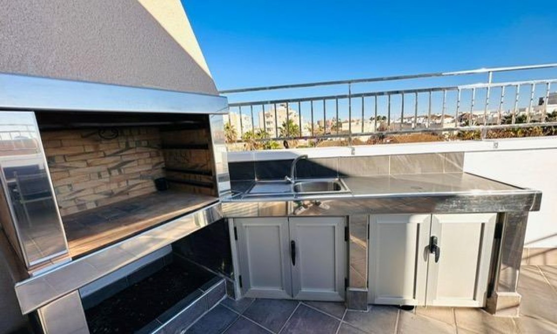 Használt Ingatlanok - Apartman -
Torrevieja - Estacion De Autobuses