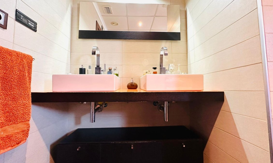 Használt Ingatlanok - Apartman -
Torrevieja - Estacion De Autobuses