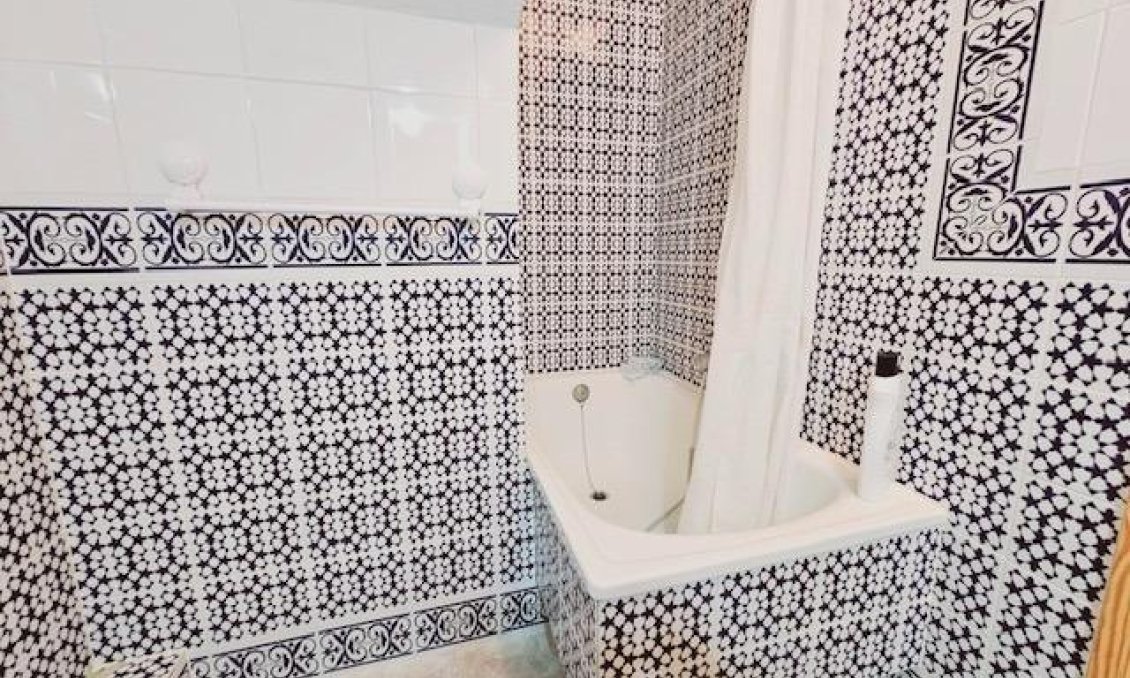 Resale - Villa -
Guardamar del Segura - Guarmar Del Segura