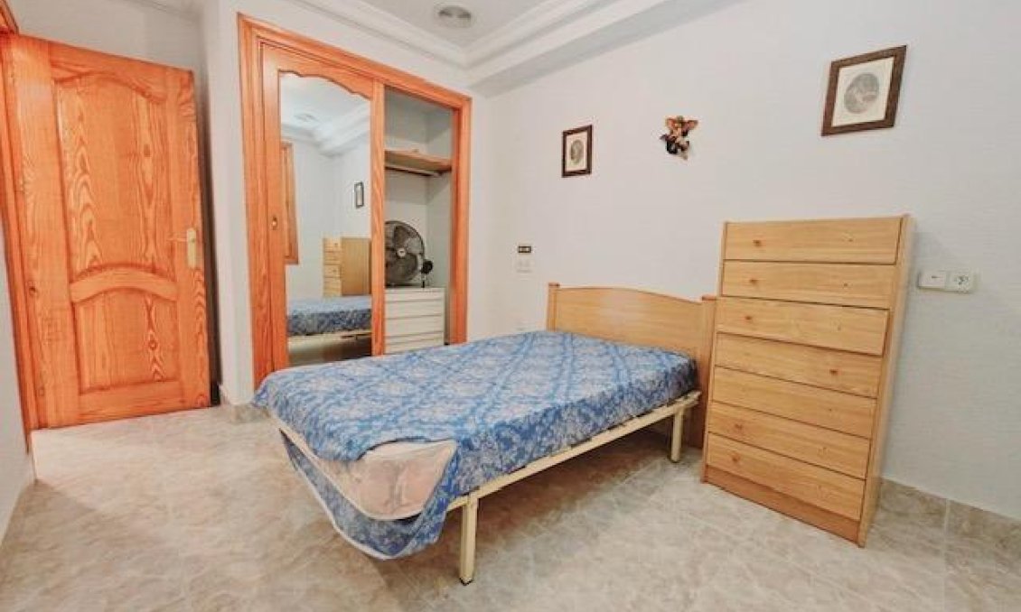 Resale - Villa -
Guardamar del Segura - Guarmar Del Segura