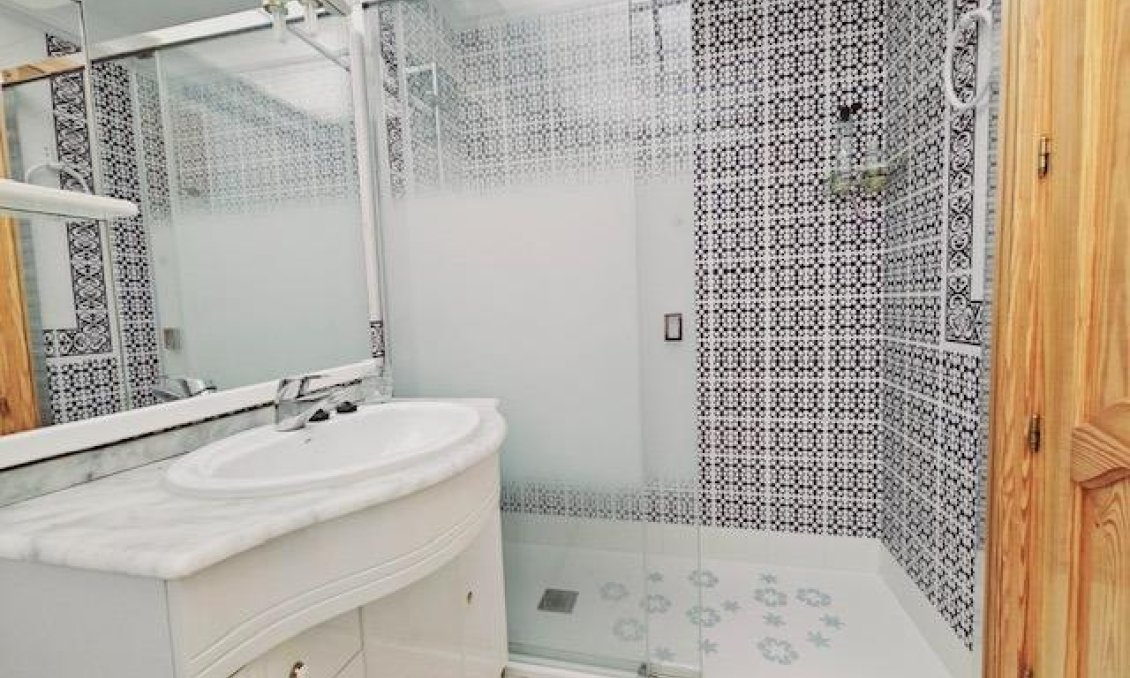 Resale - Villa -
Guardamar del Segura - Guarmar Del Segura