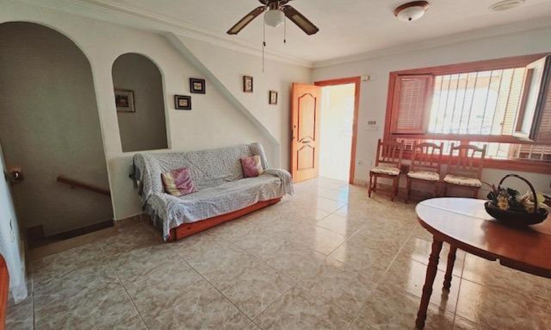 Resale - Villa -
Guardamar del Segura - Guarmar Del Segura
