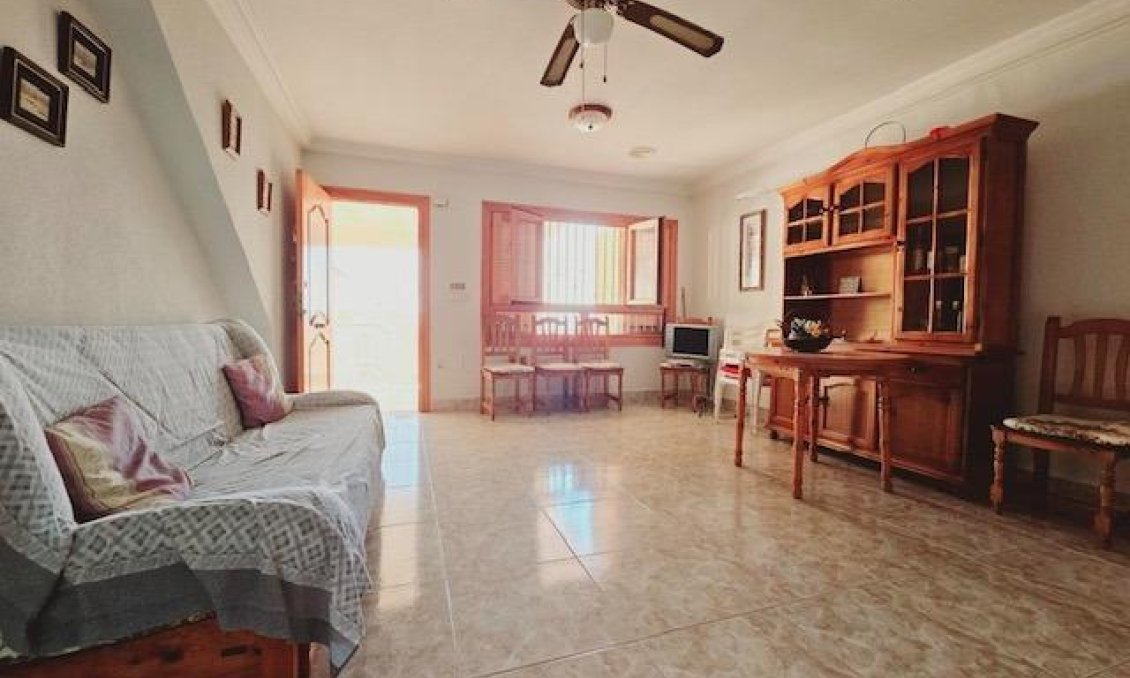Resale - Villa -
Guardamar del Segura - Guarmar Del Segura