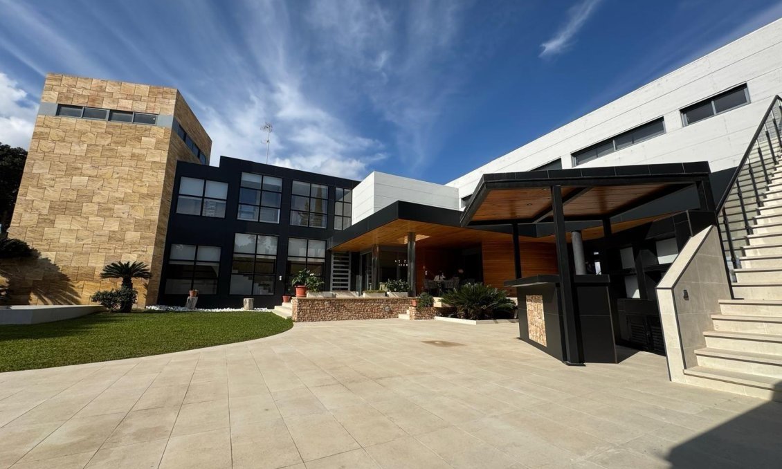 Resale - Villa -
Orihuela Costa - Altos De Campoamor