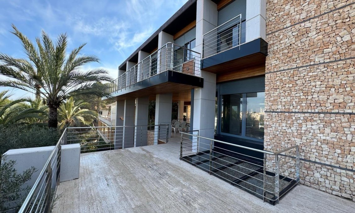 Resale - Villa -
Orihuela Costa - Altos De Campoamor