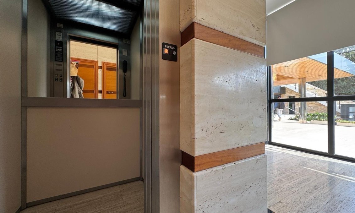 Resale - Villa -
Orihuela Costa - Altos De Campoamor