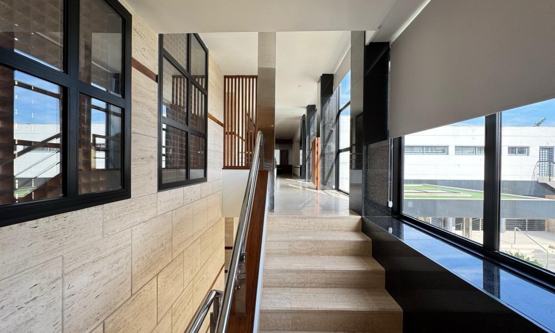 Resale - Villa -
Orihuela Costa - Altos De Campoamor